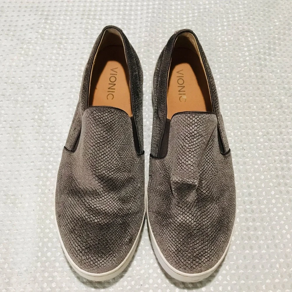 Vionic sneakers‎